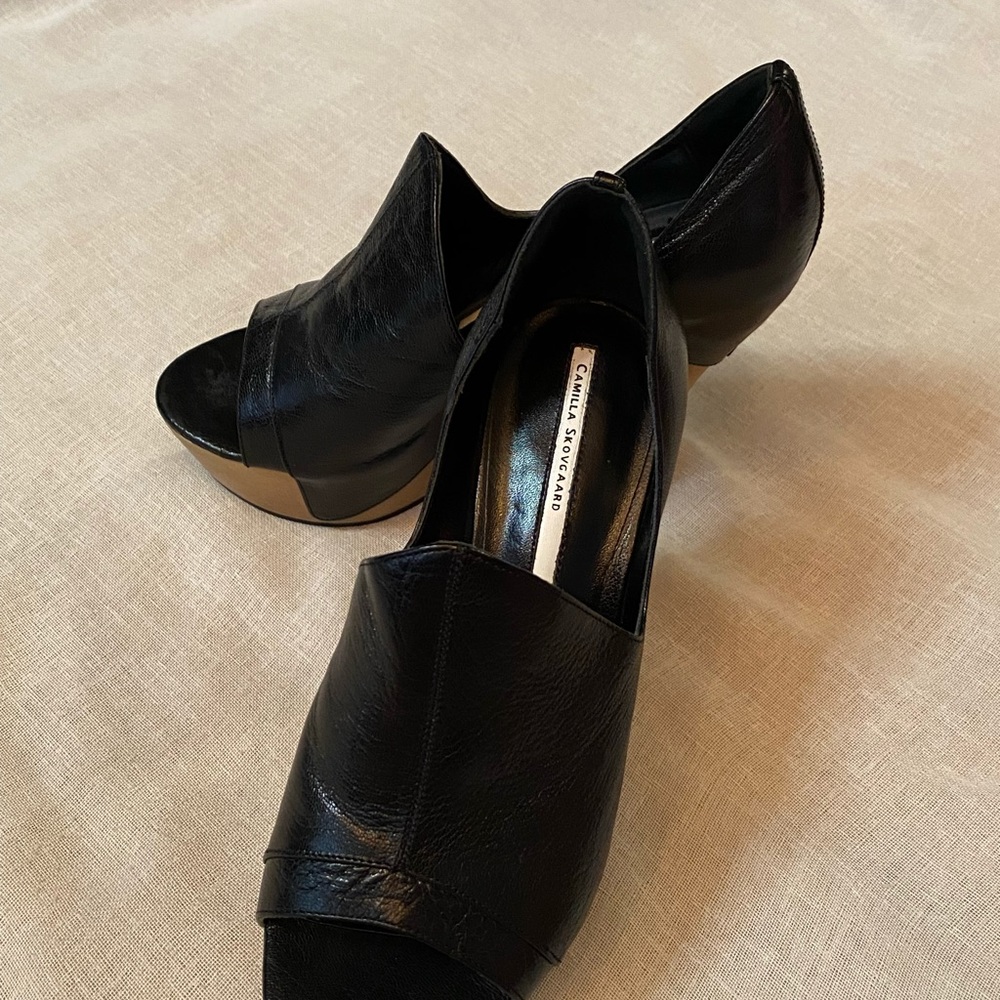 Heels - Picture 2 of 5